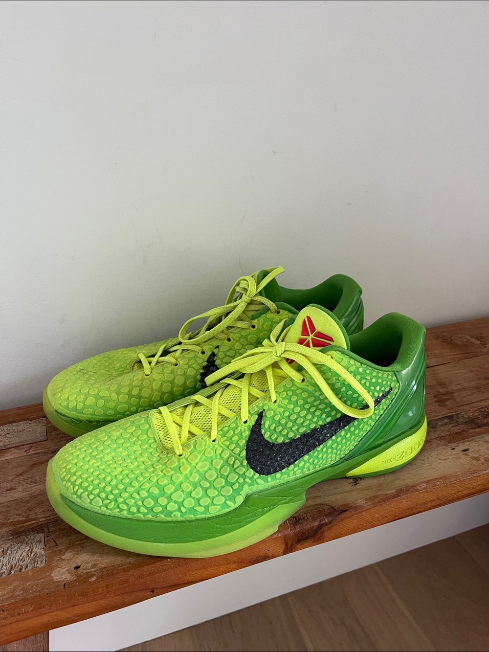 Nike Kobe 6 Protro Grinch bright Green/Christmas Basketball Sneakers. Size 14.